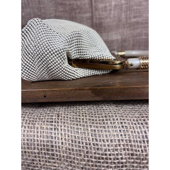 Cream Whiting & Davis Mesh Purse with Bakelite Handle~Mesh Evening Bag~1930’s - Picture 3 of 10